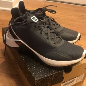Salomon Alpha Cross women’s running shoes.Size 7.5